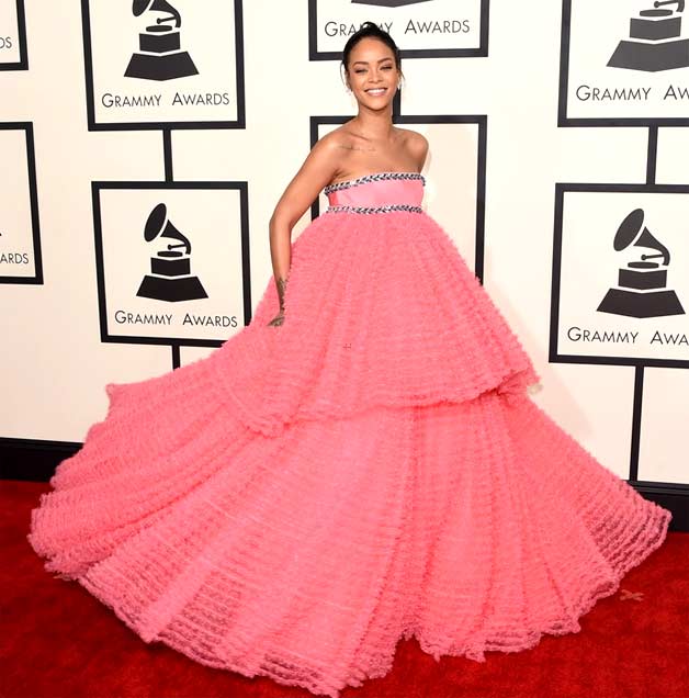 Rihanna's pink gown-inspired cake
