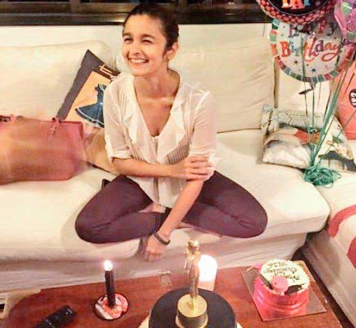 B-Town wishes success to b-day girl Alia