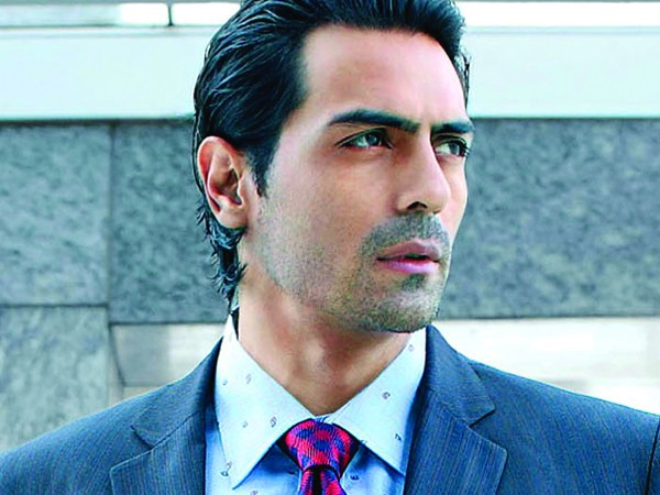 Arjun Rampal gets into Remembrance Mode (Movie Snippets)