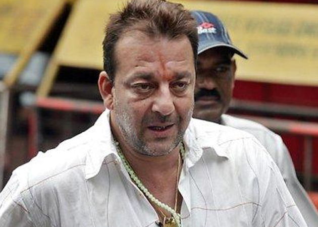 Dutt goes up to jail entrance, but yet to surrender