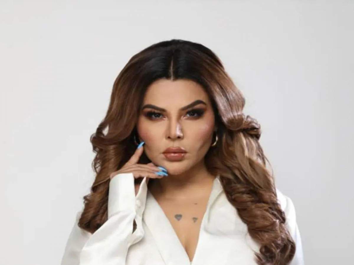 Rakhi Sawant: Rakhi was disappointed even after bringing lakhs of rupees cash from Bigg Boss Marathi, their mother\'s health increased concern