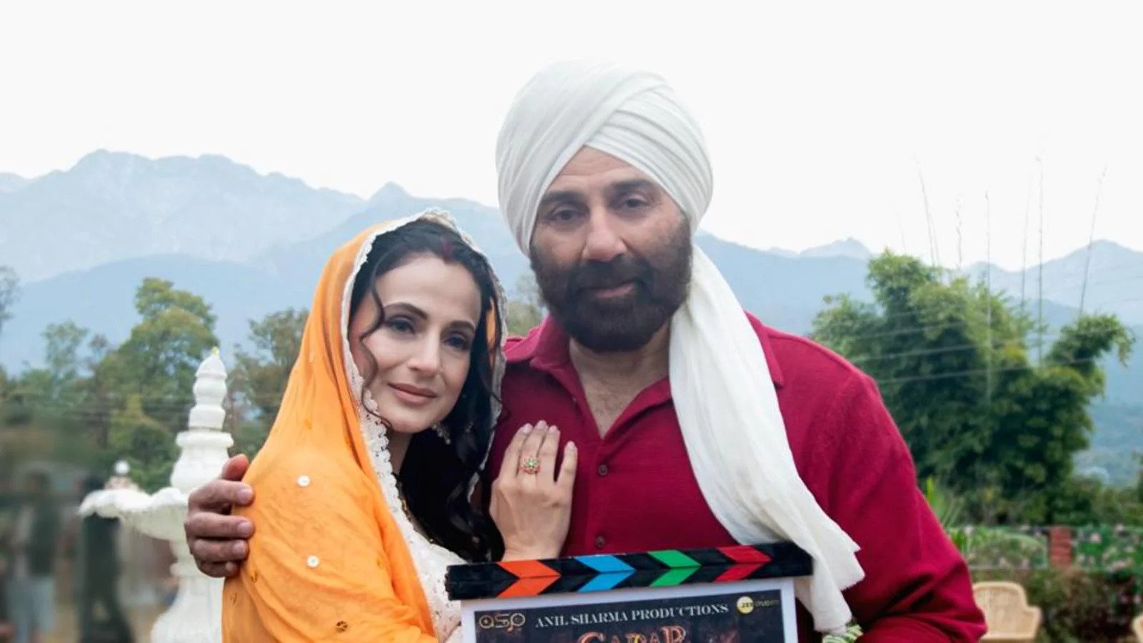 Ameesha Patel: Ameesha Patel is very happy to work with Sunny Deol in \'Gadar 2\', said- feels like time has not passed