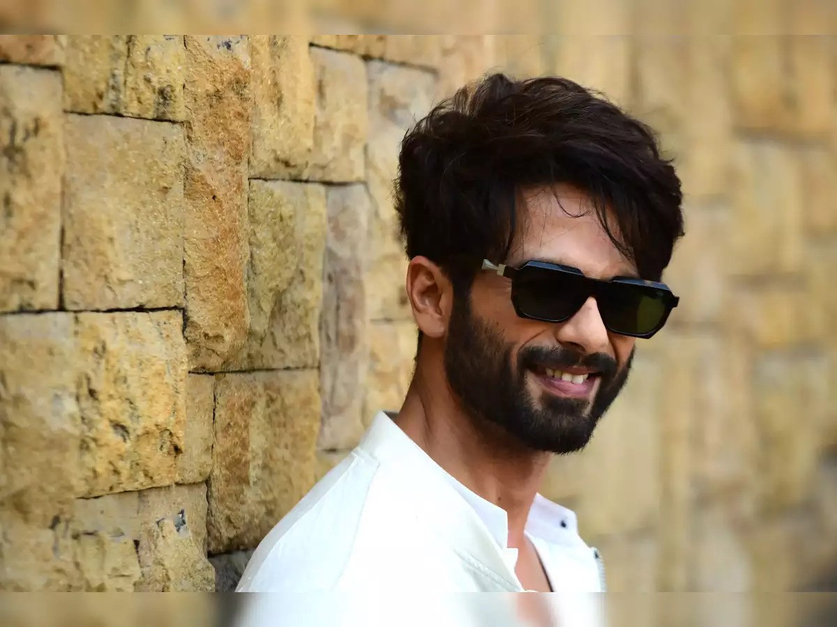 Shahid Kapoor: Shahid likes to change himself with different characters, and remains alert about his look.