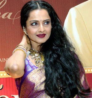 Filmbees - Rekha Biography, Wallpapers, Videos